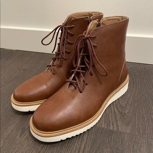 Ahimsa vegan boot. Used only once. Handmade in Brazil